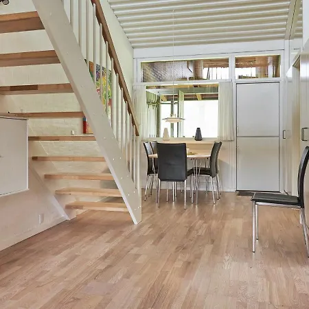 Semesterbostad Modernised Holiday Home In Allinge With Sea View